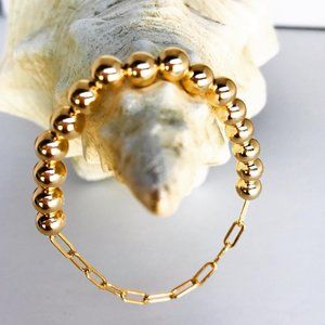 It's a Stretch Bracelet!